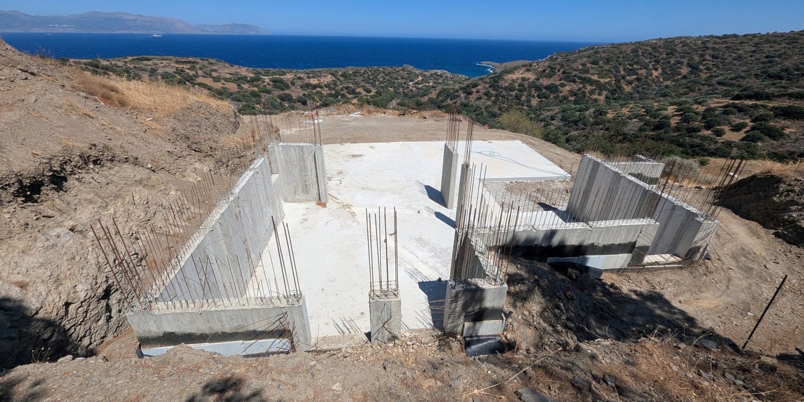 183A - Karavas - Spectacular plot with a house already under construction (1)