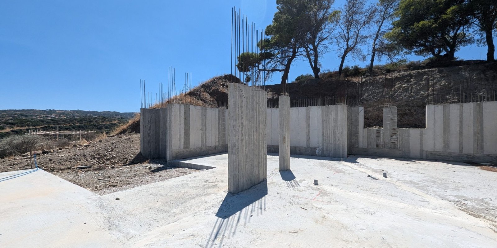 183A - Karavas - Spectacular plot with a house already under construction (3)