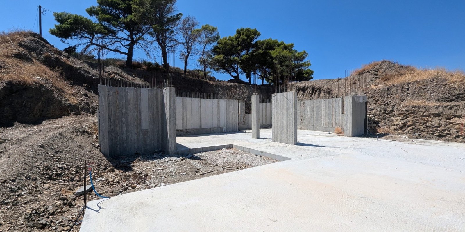 183A - Karavas - Spectacular plot with a house already under construction (4)