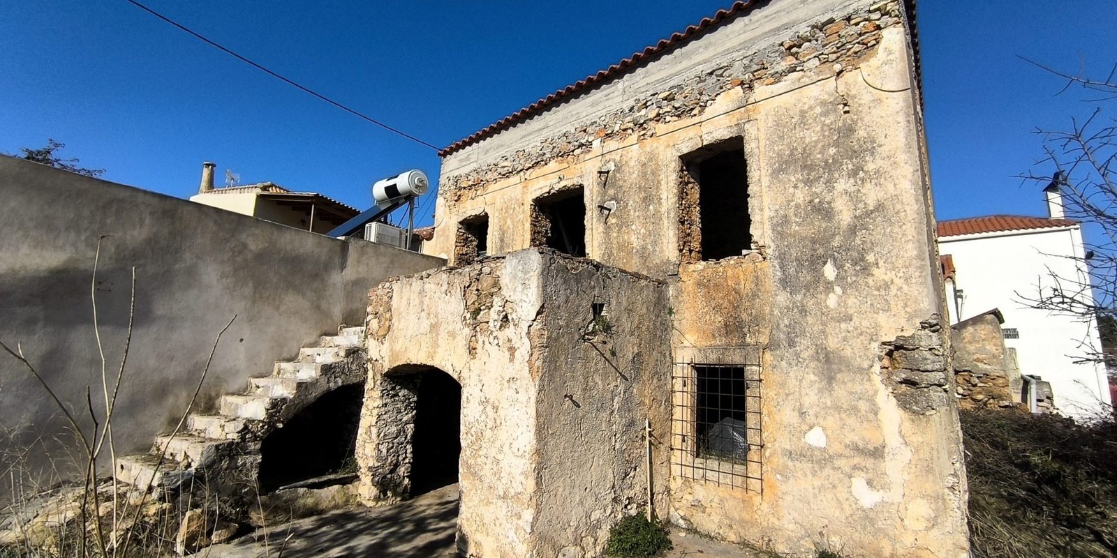 198A - Logothetianika - Attractive renovation opportunity € 90 (1)