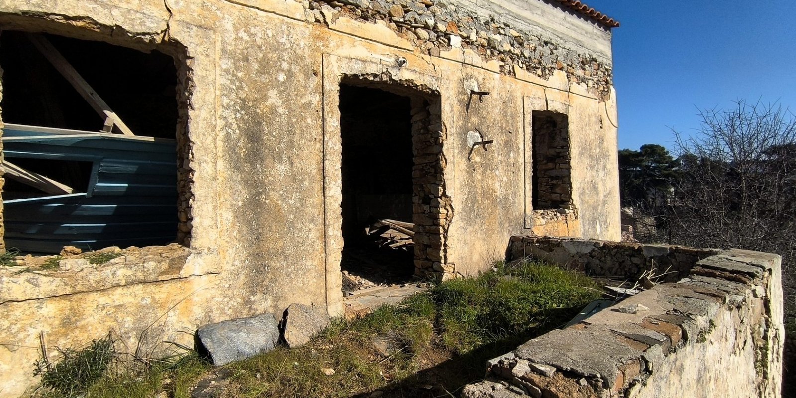 198A - Logothetianika - Attractive renovation opportunity € 90 (6) (Large)
