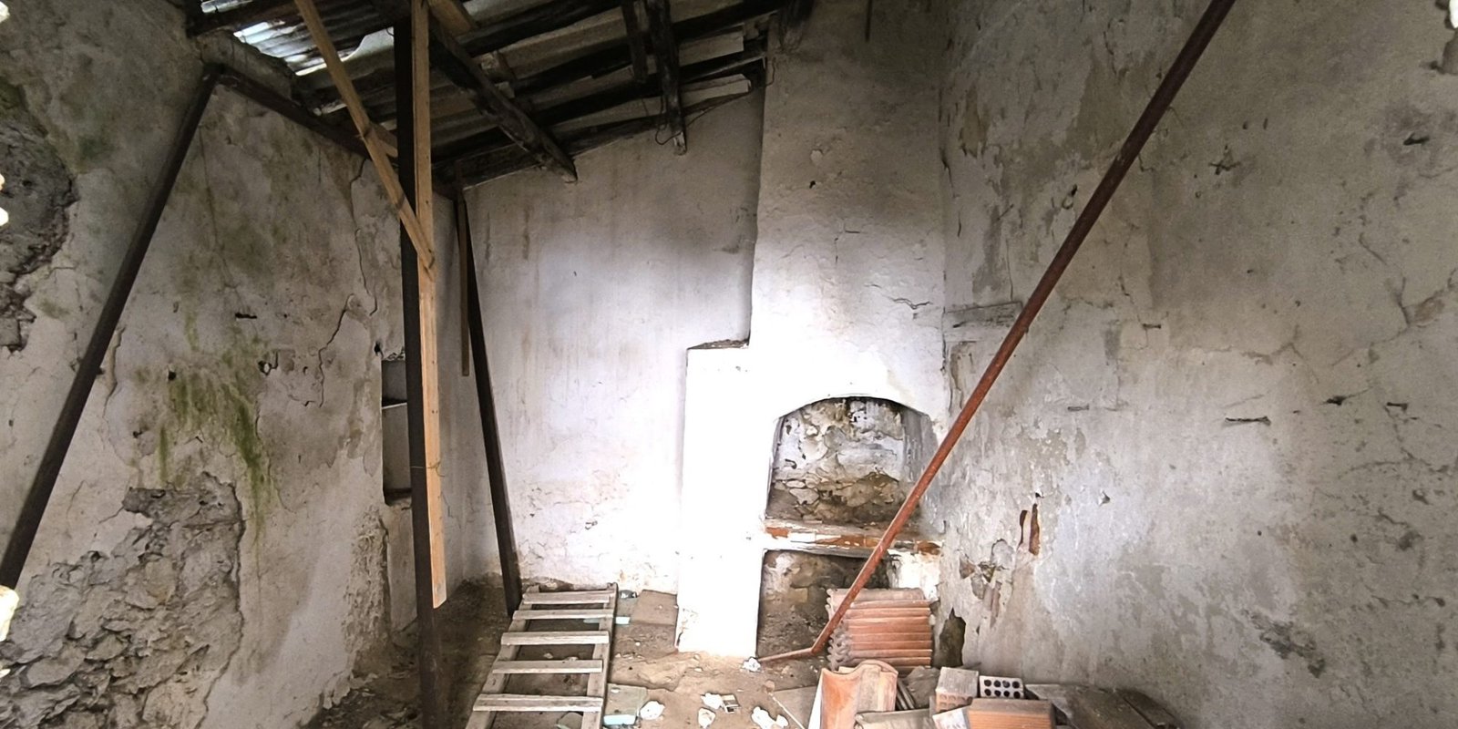 256T - Potamos - Cluster of small buildings for renovation € 40 (4)