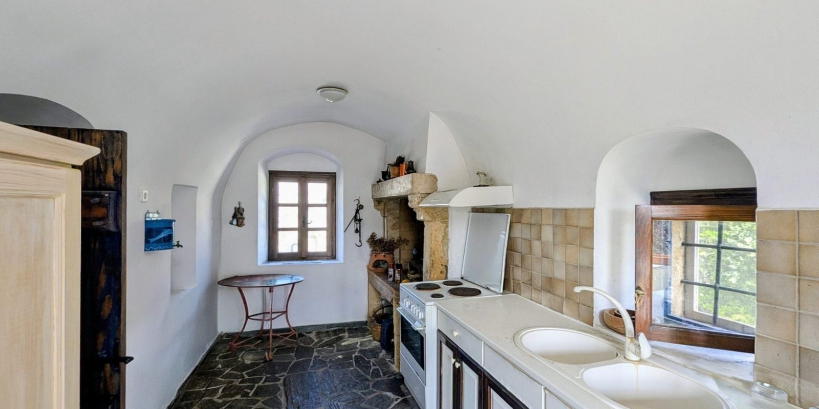 266T - Potamos - Magnificent traditional mansion in village heart (21)