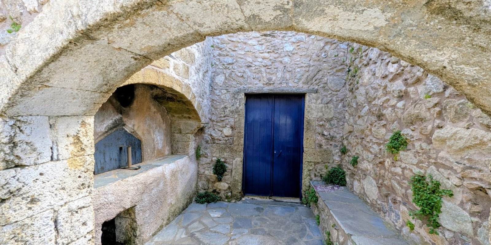 266T - Potamos - Magnificent traditional mansion in village heart (3)