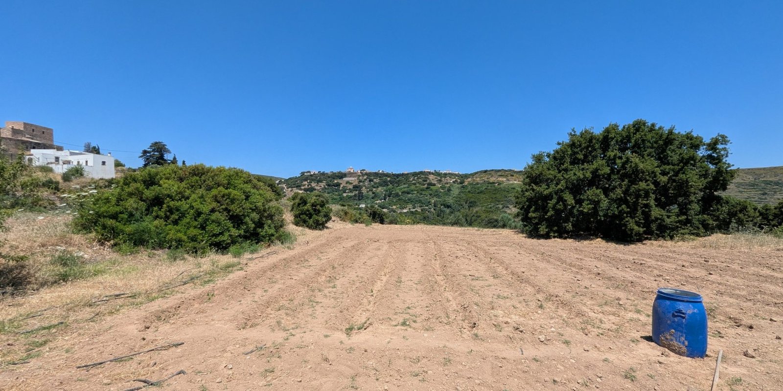 306T - Viaradika - Very large buildable plot in authentic village (3) (Custom)