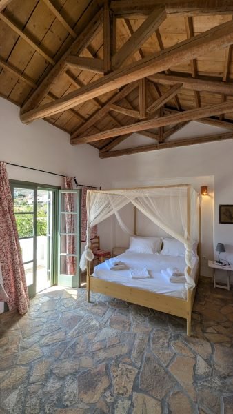 312A - Amazing beachfront traditional stone house (35) (Custom)