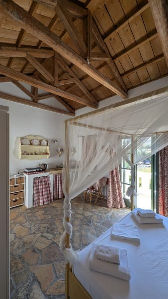 312A - Amazing beachfront traditional stone house (37) (Custom)