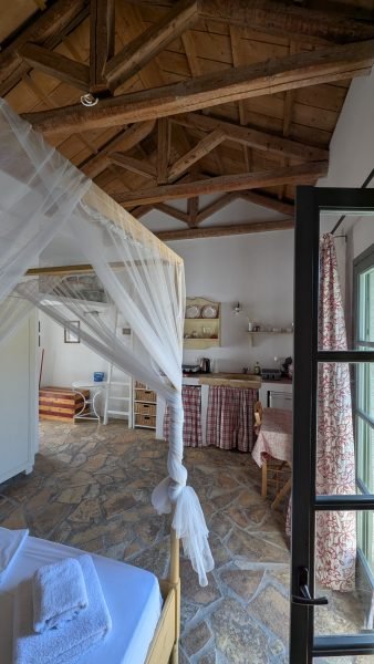 312A - Amazing beachfront traditional stone house (39) (Custom)