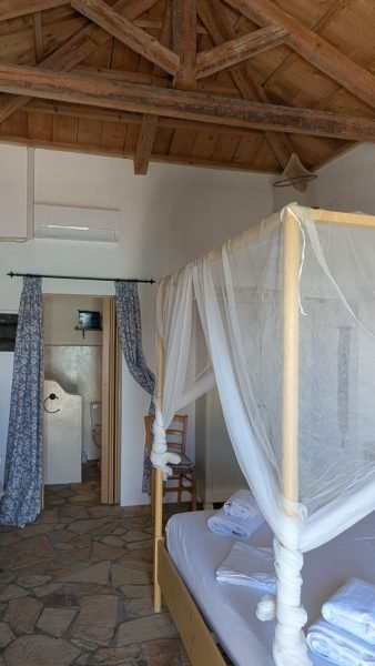 312A - Amazing beachfront traditional stone house (57) (Custom)