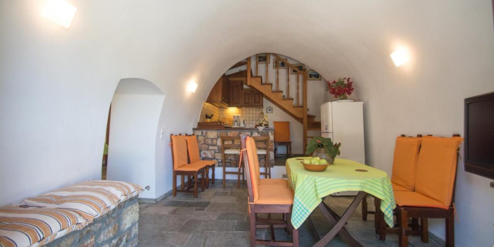 Aroniadika - renovated villa (10)