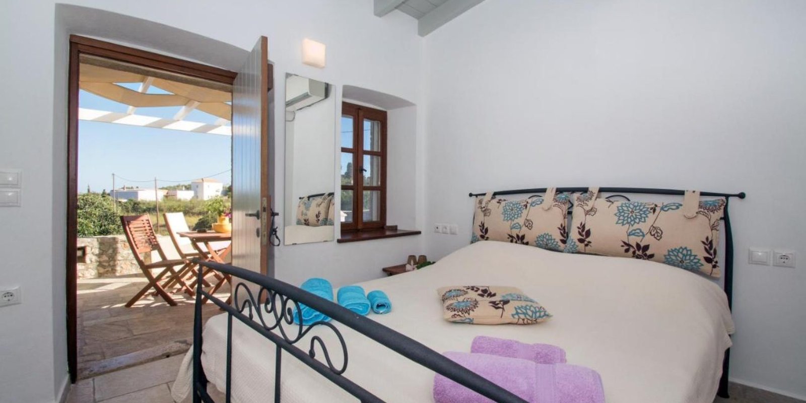 Aroniadika - renovated villa (13)