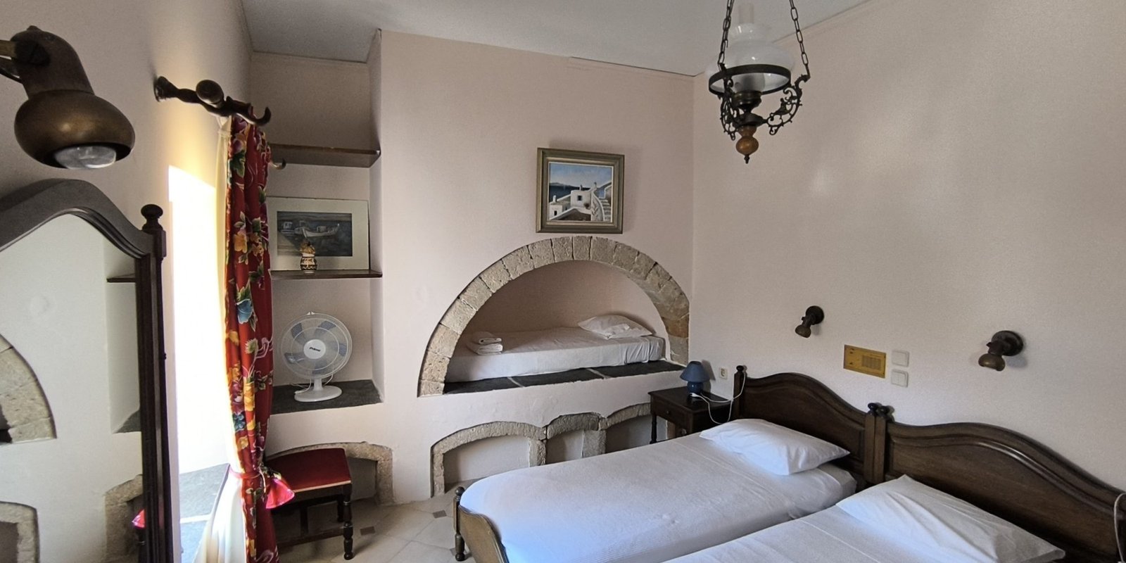 Historic mansion Chora (17) (Custom)